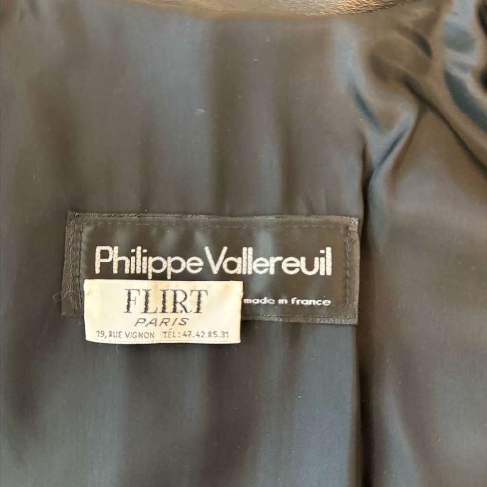Chic Black and Tan Leather Jacket with Yellow Trim - Picture 4 of 5